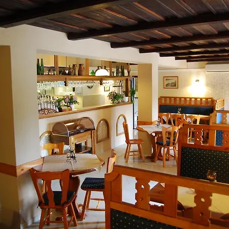 ホテル Adler Hotel & Restaurant