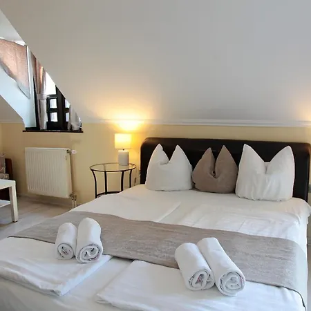 Adler Hotel & Restaurant 3* ティハニ